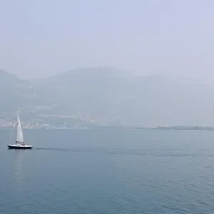  Ferienhaus Lakefront Residenza Il Gallo In Riva Al